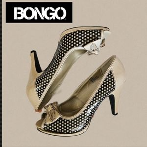 Bongo Tiffany Beige Patent Leather 4" Heels Pumps Shoes Peep Toe